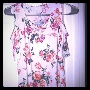💗beautiful cold shoulder top 💗